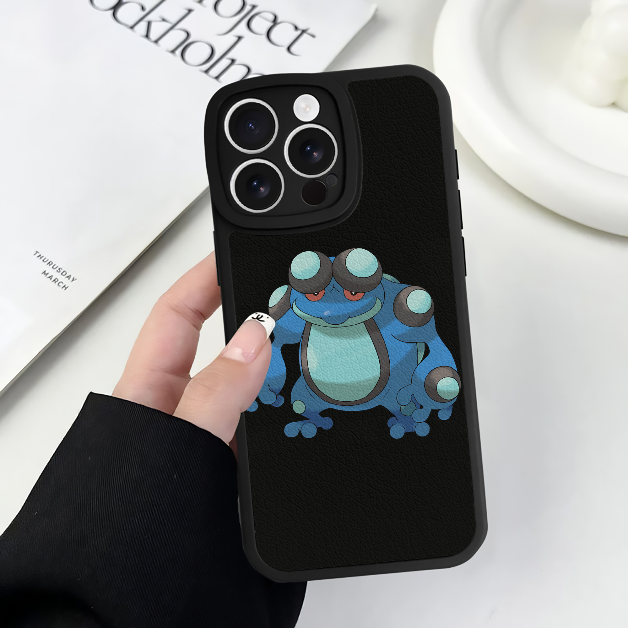 （画像用） ポケットモンスター Pokémon 【iPhone 16シリーズ対応】シリコンスマホケース（レザー調） 材質：シリコン